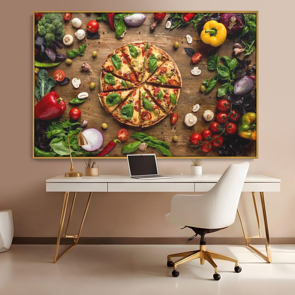 Tablou canvas cu tablou canvas cu pizza si legume, in rama de aluminiu auriu, pe perete intr-un birou